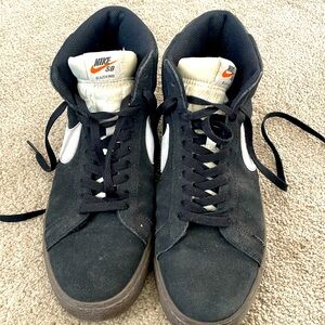 Nike SB Blazer Mid Sneakers Size 10
